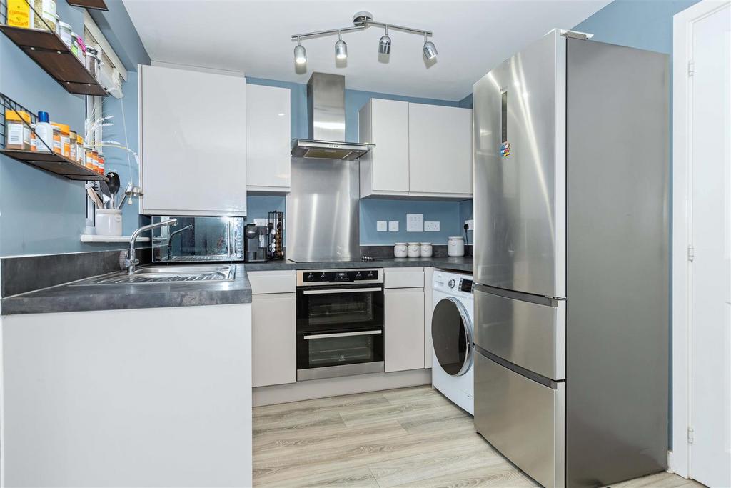Fawcett Grove, Littlehampton 2 bed end of terrace house for sale £290,000