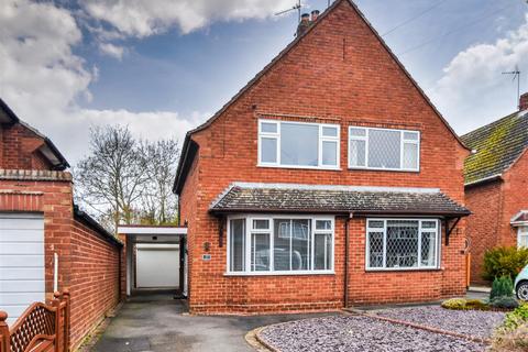 2 bedroom semi-detached house for sale - 25 Bramber Drive, Wombourne, Wolverhampton