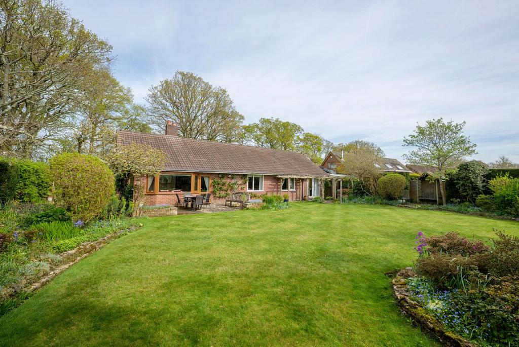 Rhinefield Road, Brockenhurst, SO42 4 bed bungalow for sale £1,150,000