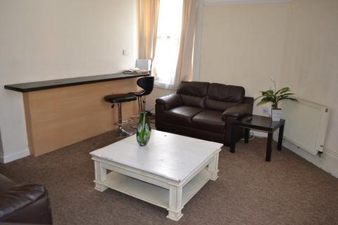 4 bedroom flat to rent - 500a Bristol Road, B29 6BD