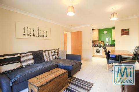 2 bedroom flat for sale, Albion Way, Edenbridge