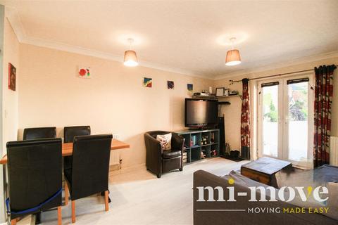 2 bedroom flat for sale, Albion Way, Edenbridge