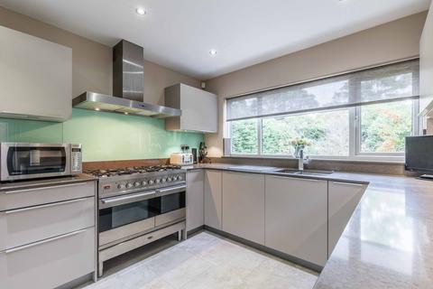 69 Beaulieu Close, Datchet, Slough, SL3 9DD