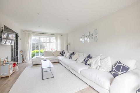 69 Beaulieu Close, Datchet, Slough, SL3 9DD