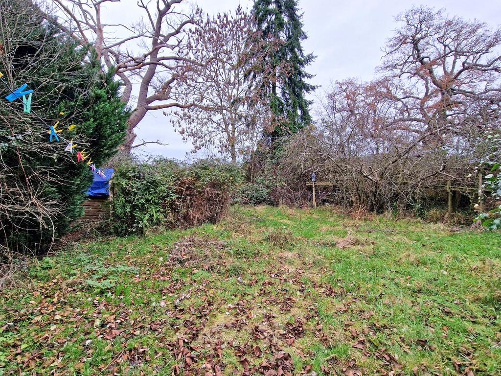 Clearfields Farm Cottages, Wotton Underwood, Aylesbury 3 bed semi