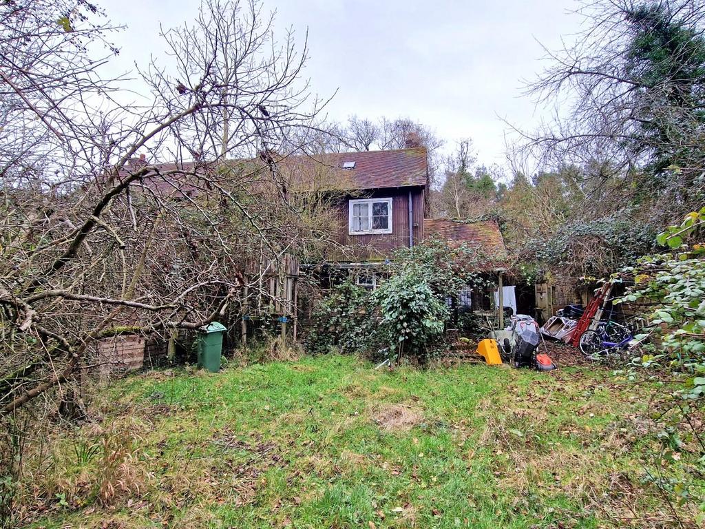 Clearfields Farm Cottages, Wotton Underwood, Aylesbury 3 bed semi
