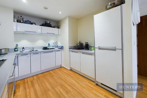 2 bedroom flat for sale, Sundowner, Channel Way, Southampton