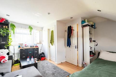 58 Burnway, Hornchurch, RM11 3SG