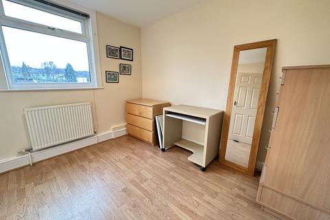 2 bedroom terraced house to rent, 67 Todwick Road Woodseasts Sheffield S8 0NR