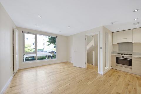 2 bedroom house to rent, Augustus Road, SW19