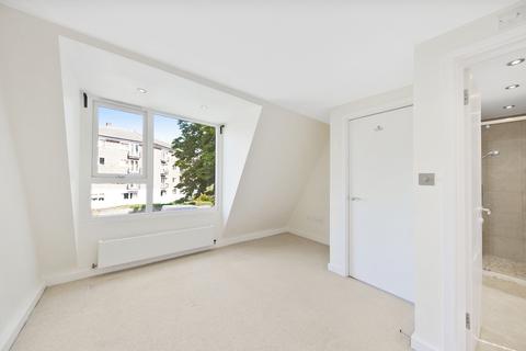 2 bedroom house to rent, Augustus Road, SW19