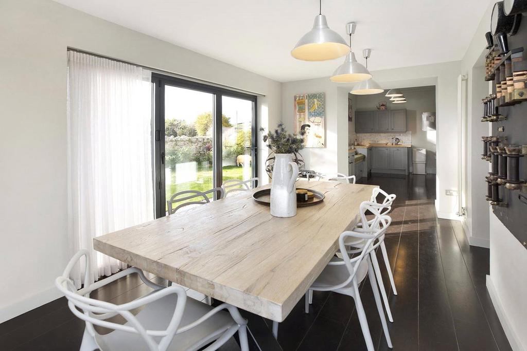 Kitchen/Breakfast Rm