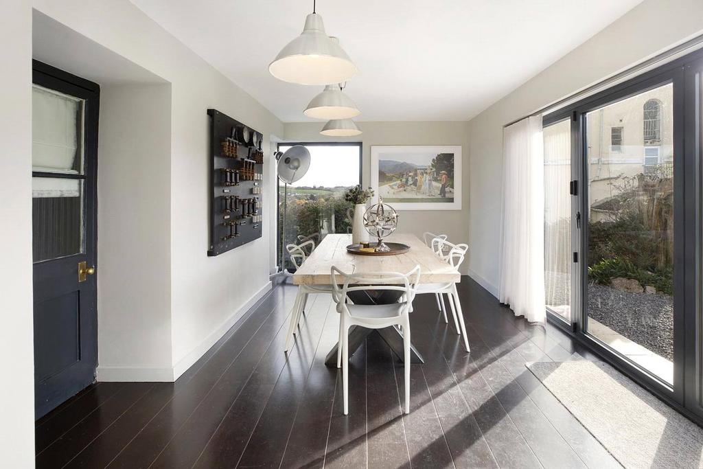 Kitchen/Breakfast Rm