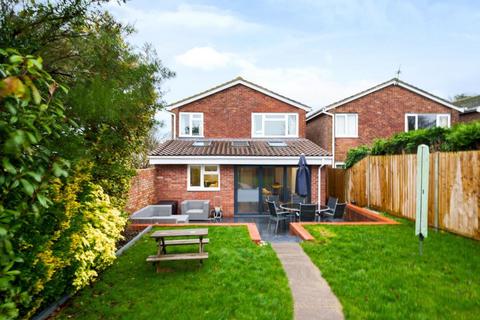 91 Derwent Road, Basingstoke, RG22 5JE