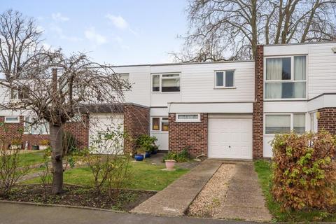 8 Canterbury Close, Beckenham, BR3 5EP