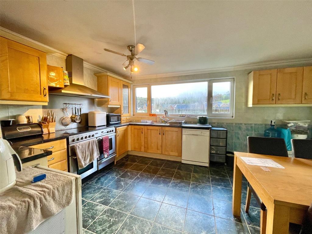 Awelfa, Llanfair Caereinion, Welshpool, Powys, SY21 3 bed semidetached