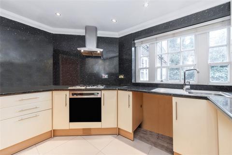 3 bedroom flat to rent, Corringham Court, Corringham Road, London