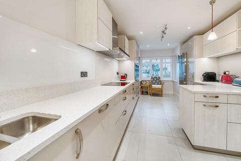 12 Edgefield Close, Beckenham, BR3 1DJ