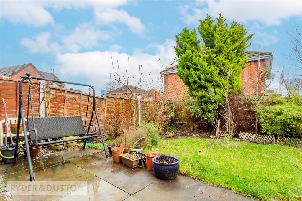Greetland Drive, Blackley, Manchester, M9 3 bed semidetached house for