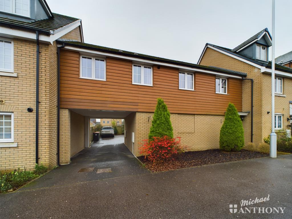 Leighton Buzzard LU7 2 bed coach house for sale £240,000