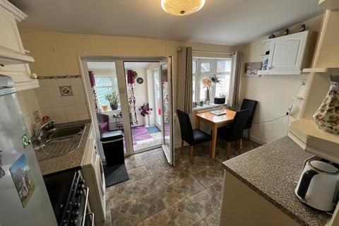 39 Charles Street, Tonypandy, CF40 2AN