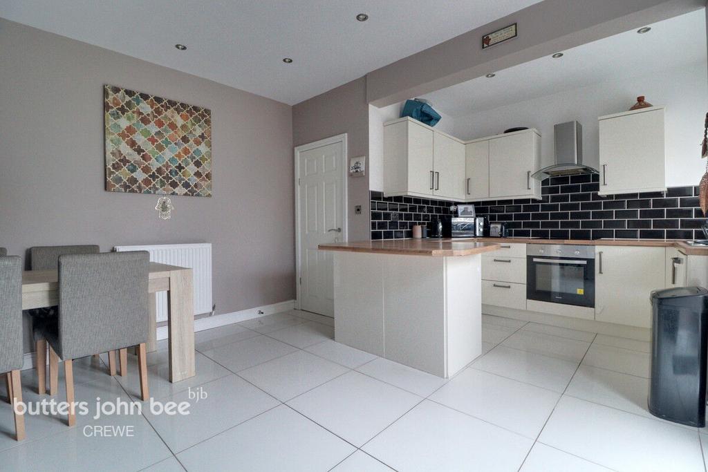 Singleton Avenue, Crewe 3 bed semidetached house for sale £170,000