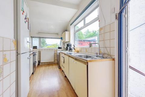 29 Carbery Avenue, London, W3 9AD