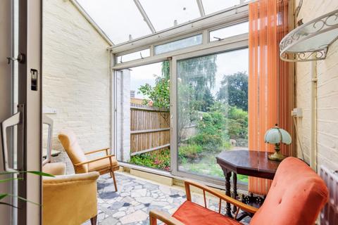 29 Carbery Avenue, London, W3 9AD