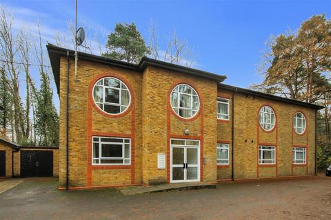 8 Compton Place, Bordon, GU35 0GZ