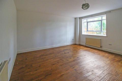 8 Compton Place, Bordon, GU35 0GZ