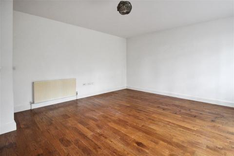 8 Compton Place, Bordon, GU35 0GZ