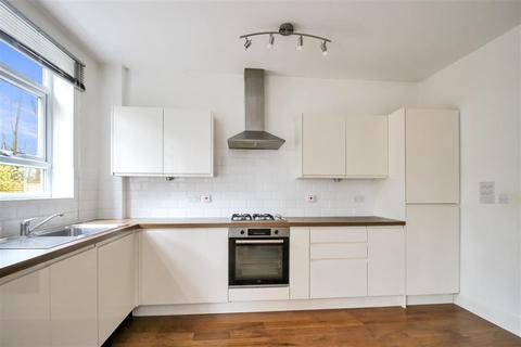 8 Compton Place, Bordon, GU35 0GZ