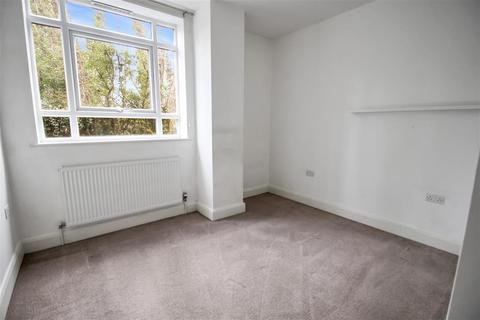 8 Compton Place, Bordon, GU35 0GZ