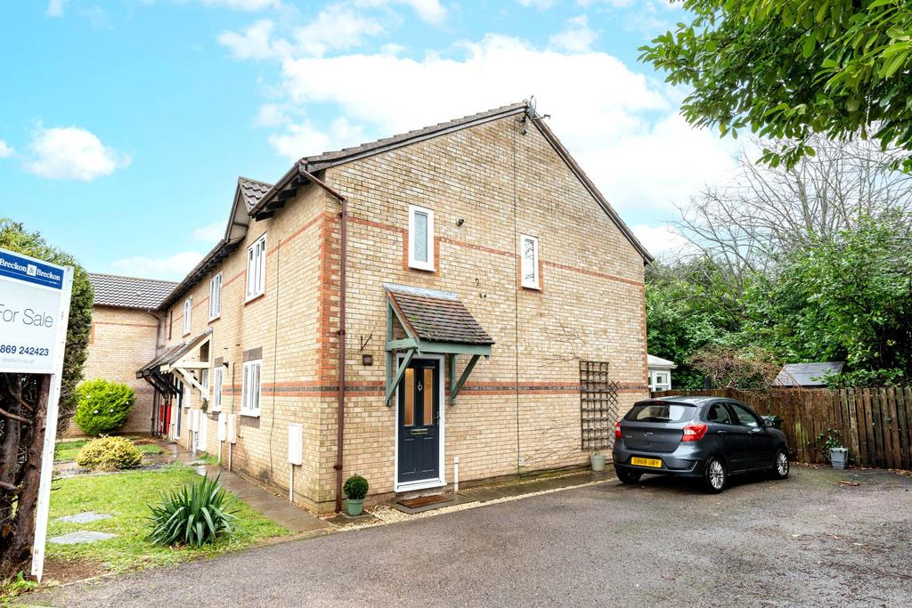 Bicester, Bicester OX26 3 bed end of terrace house for sale £350,000