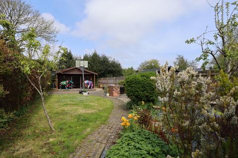 undefined, Long Row, Moat Lane, Great Missenden, HP16