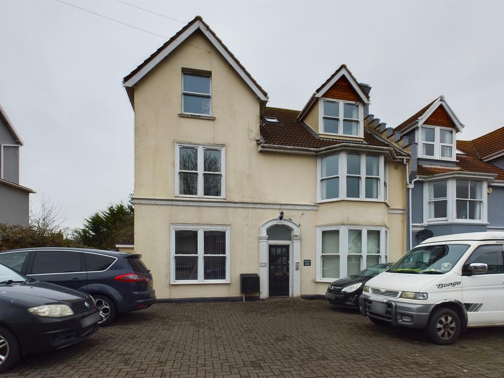 St Andrews Road, Paignton 1 bed apartment £750 pcm (£173 pw)