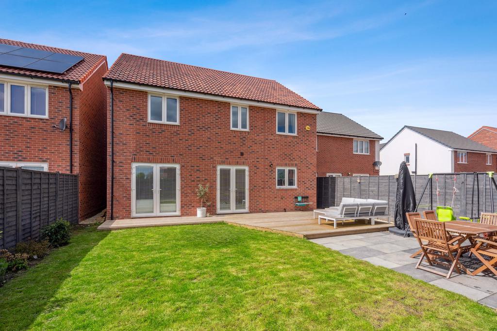 Martin Way, Wantage, OX12 5 bed detached house for sale £450,000