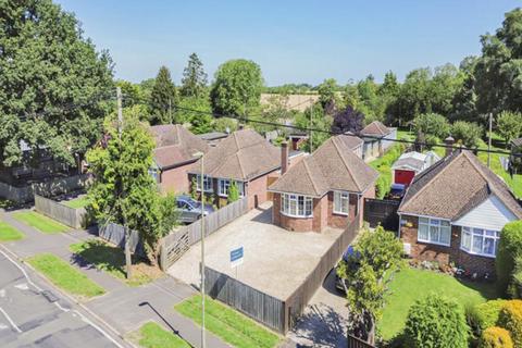 2 bedroom detached bungalow for sale, The Moors, KIDLINGTON, OX5