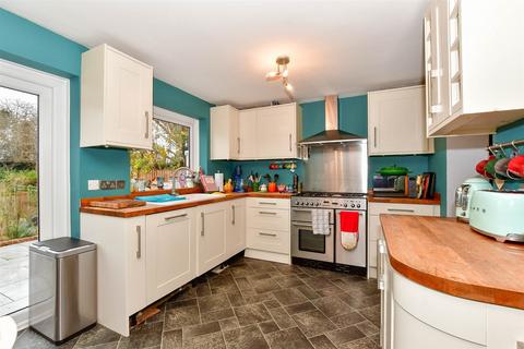 6 King Arthurs Drive, Strood, Rochester, ME2 3LZ