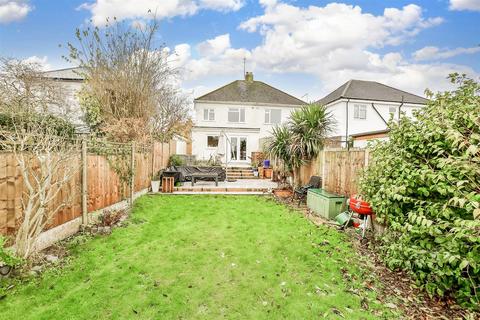 6 King Arthurs Drive, Strood, Rochester, ME2 3LZ