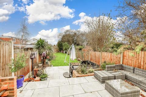 6 King Arthurs Drive, Strood, Rochester, ME2 3LZ