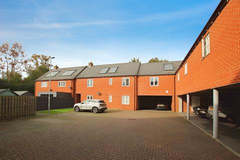 32 Bramley Close, Gosford, Kidlington, OX5 2GD