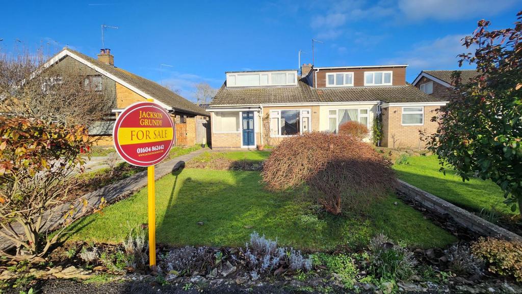 St Mary's Way, Northampton NN7 3 bed semidetached house £200,000