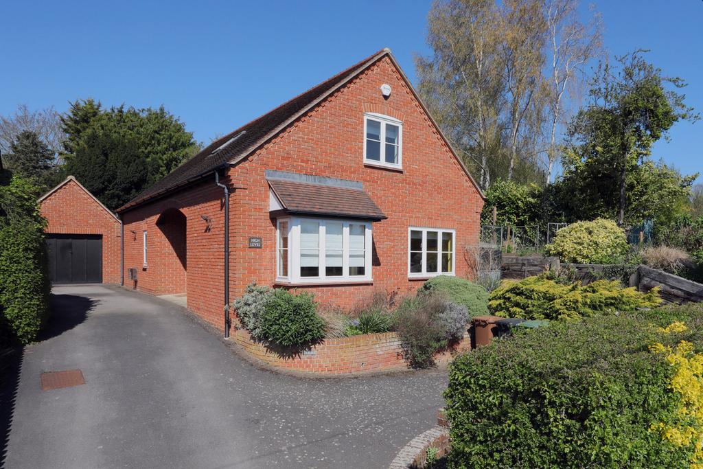 Fullers Road, Aston Upthorpe, OX11 4 bed detached house for sale £735,000