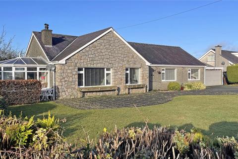 3 bedroom bungalow for sale, Ffordd Bryngwyn, Llanrug, Caernarfon, Gwynedd, LL55