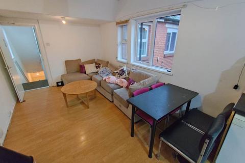 6 bedroom flat to rent - Miskin Street, First Floor Flat, Cathays, Cardiff