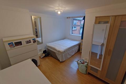 6 bedroom flat to rent - Miskin Street, First Floor Flat, Cathays, Cardiff