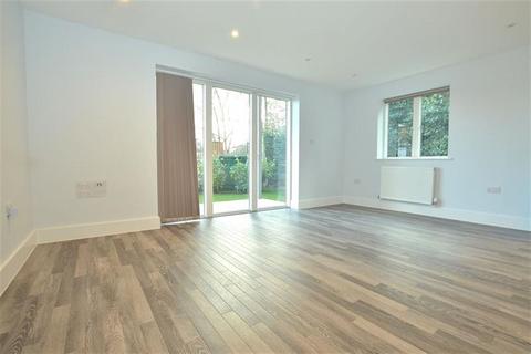 1 bedroom apartment to rent, Grove Road, South Woodford, E18