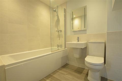 1 bedroom apartment to rent, Grove Road, South Woodford, E18