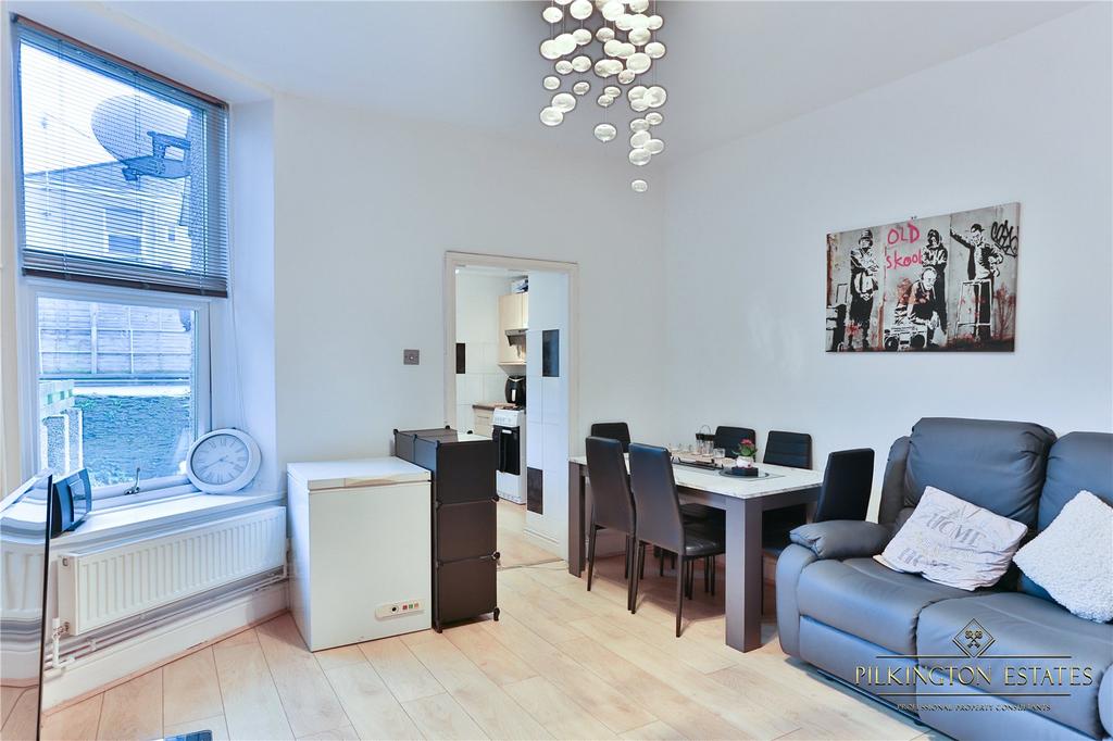 Plymouth, Devon PL4 2 bed apartment for sale £140,000